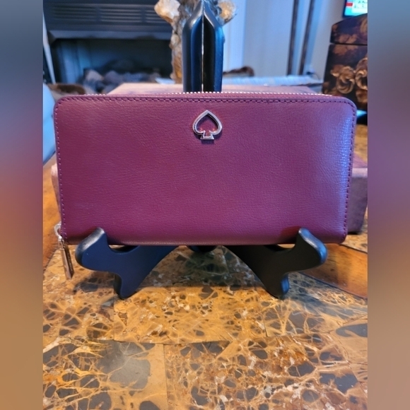 Kate Spade burgundy leather wallet - Picture 2 of 11